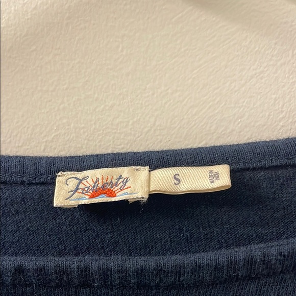 Faherty Navy and White Striped Sport Jersey Tee. Worn once! - Picture 2 of 3